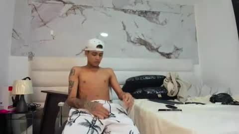 ozuna_hot_ online show from July 2, 11:38 am