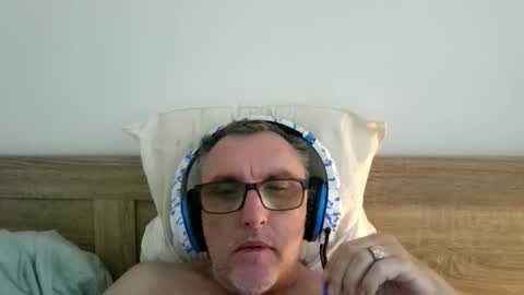 Brian online show from October 26, 6:04 am