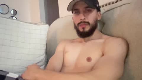 papicubano_guapo23cm online show from February 3, 6:40 am