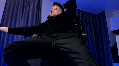 Paris online show from March 7, 9:56 pm