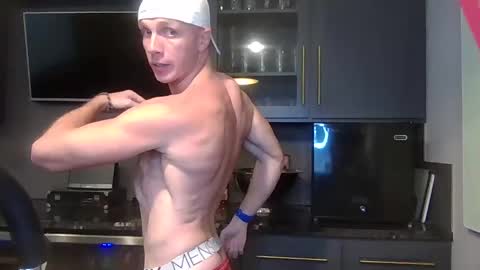 Snapshot of parkerflexes chatting on October 21, 3:31 am Parker online show from October 21, 3:31 am