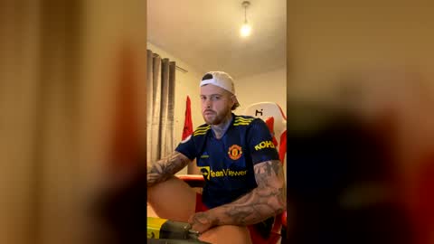 parkertom525 online show from April 8, 7:00 pm