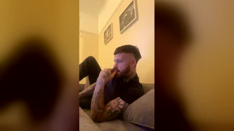 parkertom525 online show from April 21, 8:15 pm