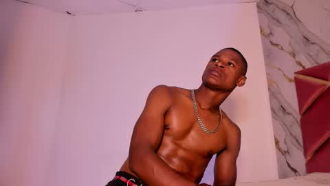 Luis And Luisa online show from March 20, 7:07 pm