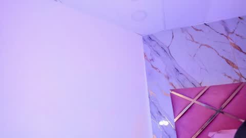 Luis And Luisa online show from April 16, 6:41 pm