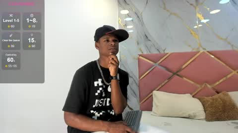 Luis And Luisa online show from April 8, 7:33 pm