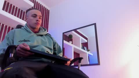 Snapshot of patrick_senova chatting on January 29, 3:33 am Patrick online show from January 29, 3:33 am
