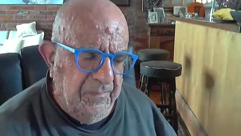 Snapshot of patvac chatting on October 17, 12:58 am patvac online show from October 17, 12:58 am