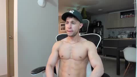 Snapshot of paul_reyborg chatting on September 25, 11:24 pm Paul online show from September 25, 11:24 pm