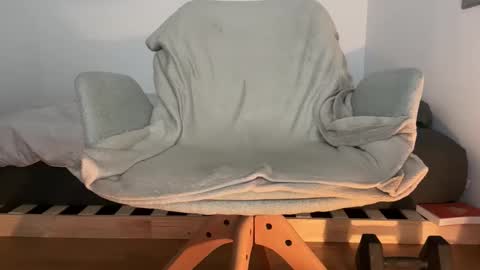 paulovitonii online show from April 9, 11:05 am