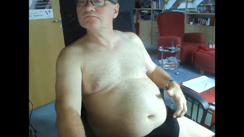 Snapshot of pavlovsdog2006 chatting on January 23, 9:18 am Pavlov aka Peter online show from January 23, 9:18 am