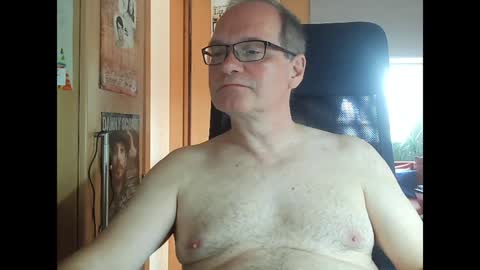 Snapshot of pavlovsdog2006 chatting on January 22, 8:29 am Pavlov aka Peter online show from January 22, 8:29 am