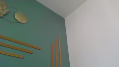 pchittt online show from April 24, 12:07 pm