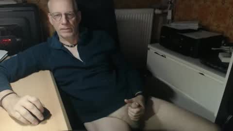 Pemue65 online show from December 5, 6:31 am