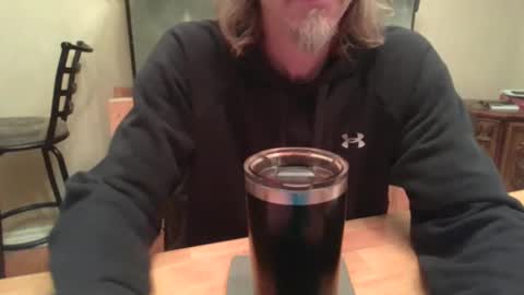 Snapshot of petefaquino chatting on January 20, 3:48 am pete online show from January 20, 3:48 am