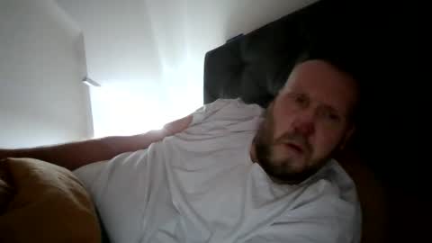 jelle online show from February 5, 9:49 am