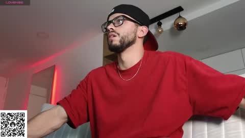 phantom_bigger1 online show from February 24, 12:23 am