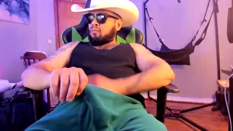 pierced_leather online show from December 27, 12:29 am