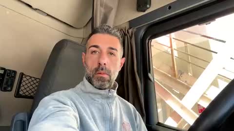 pierotu online show from February 25, 9:10 am