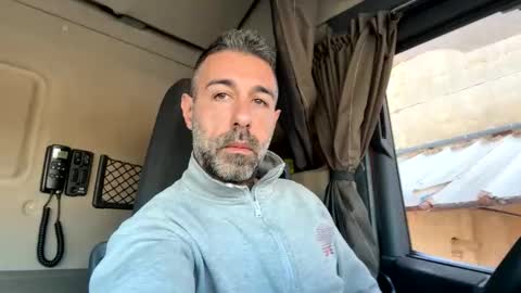 pierotu online show from April 10, 5:25 am