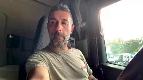 pierotu online show from April 13, 3:23 pm