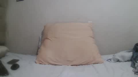 pieslatinos online show from January 31, 4:14 am