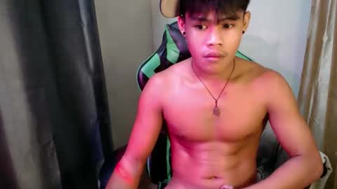 pinoy_shyboy69 online show from April 13, 5:46 pm