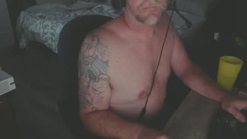 pitguy7788 online show from June 17, 7:21 am