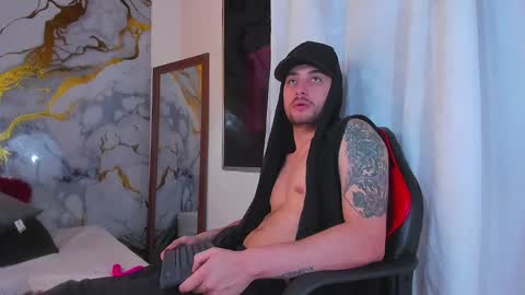 JUAN AND JULI online show from March 5, 10:55 pm