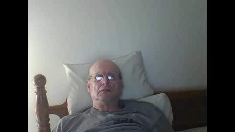 Snapshot of pmb11 chatting on September 28, 5:05 am trek 11 online show from September 28, 5:05 am