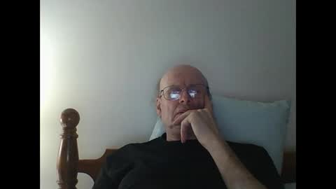 Snapshot of pmb11 chatting on March 12, 7:59 pm trek 11 online show from March 12, 7:59 pm