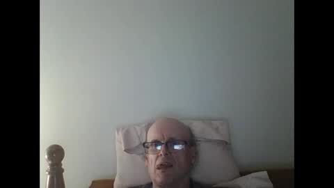 Snapshot of pmb11 chatting on October 9, 4:06 am trek 11 online show from October 9, 4:06 am