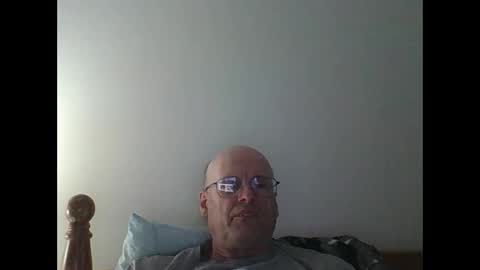 Snapshot of pmb11 chatting on March 12, 2:20 am trek 11 online show from March 12, 2:20 am