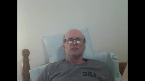 Snapshot of pmb11 chatting on October 29, 5:16 pm trek 11 online show from October 29, 5:16 pm