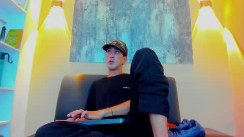 poderoso_samael online show from April 15, 4:23 am