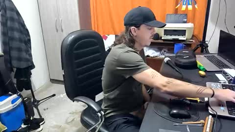Snapshot of porngreen10 chatting on September 9, 4:12 am porngreen10 online show from September 9, 4:12 am