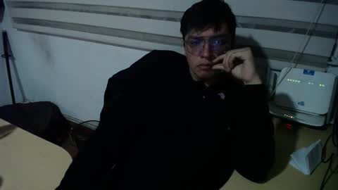 powerfulzeus2 online show from December 22, 4:31 am