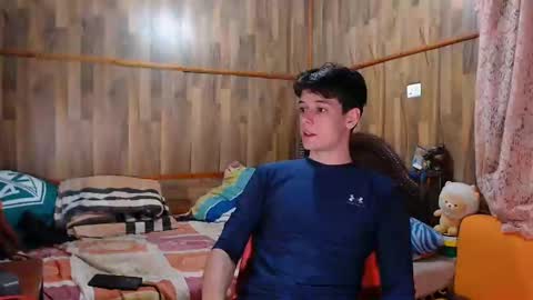 Snapshot of powertwinky chatting on January 31, 5:19 am chris independent  online show from January 31, 5:19 am