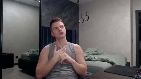 Justin online show from December 1, 4:10 pm