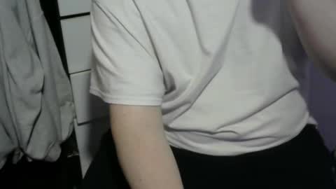 Snapshot of princezuko69 chatting on February 15, 1:00 am princezuko69 online show from February 15, 1:00 am