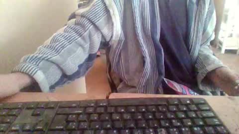 pup_y online show from November 29, 8:05 am