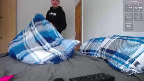 Snapshot of pushka13 chatting on September 20, 3:12 pm Valdis online show from September 20, 3:12 pm