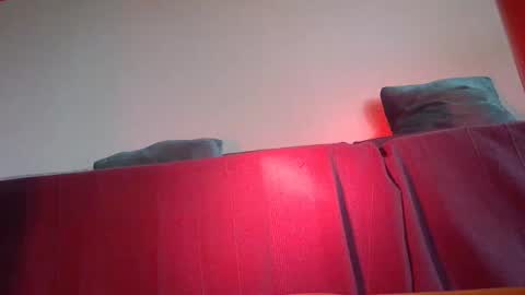 quetequeres online show from February 16, 9:18 am