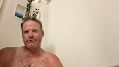 r04233054 online show from June 3, 11:21 pm