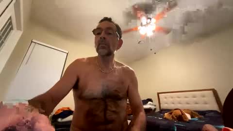 ranuzzi26 online show from December 22, 7:49 am