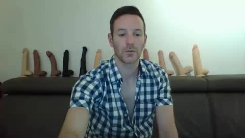 Thomas online show from April 15, 6:30 pm