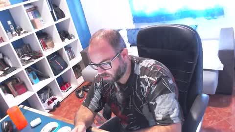 Snapshot of ravingr3d3 chatting on October 6, 8:08 am ravingr3d3 online show from October 6, 8:08 am