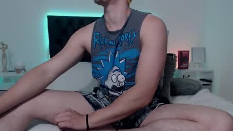 Snapshot of ray_weed chatting on October 10, 12:15 am Ray online show from October 10, 12:15 am