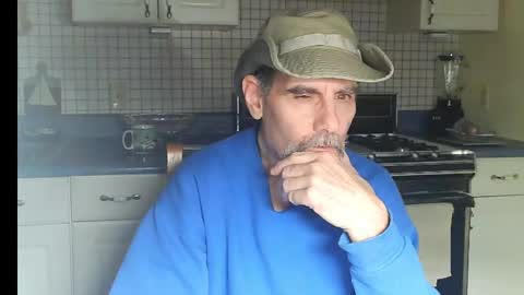 Ray online show from December 4, 12:28 am