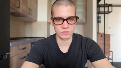 AliceEve online show from April 2, 10:12 am